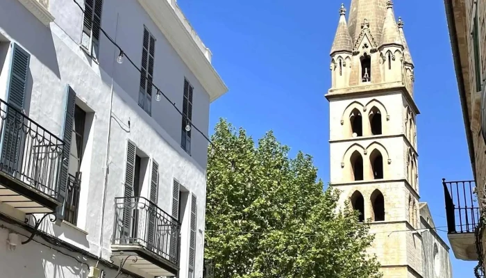 Plaza De La Iglesia De Binissalem -  Parque - Binissalem