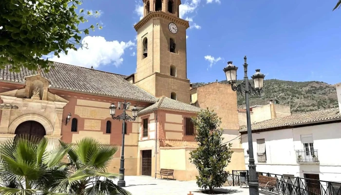 Plaza De La Iglesia De Padul -  Lugar De Interes Historico - Padul