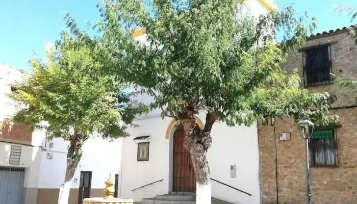 Plaza del Parroco Sanz - Larva
