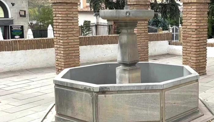 Plaza la Iglesia - Cenes De La Vega