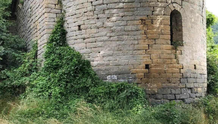 Ruinas De La Iglesia De San Vicente Sxi Lugar De Interes Historico - Huesca