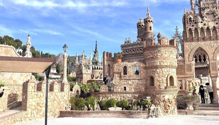 Santa Isabel De Hungria In Colomares Fotos - Benalmádena