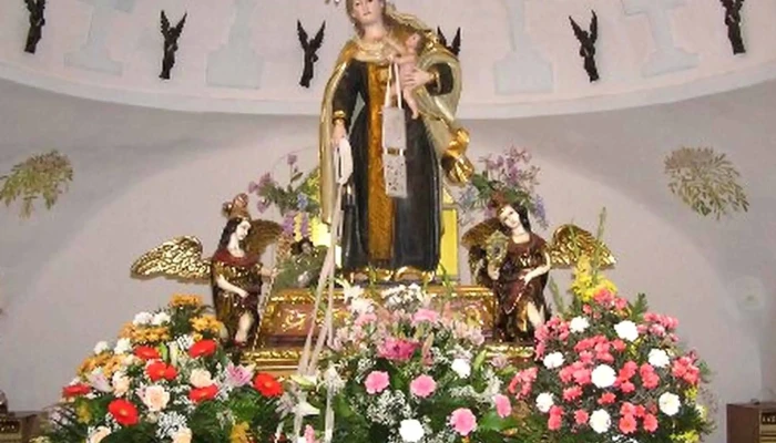 Santuario De Nuestro Señor del Carmen - Navianos De Valverde
