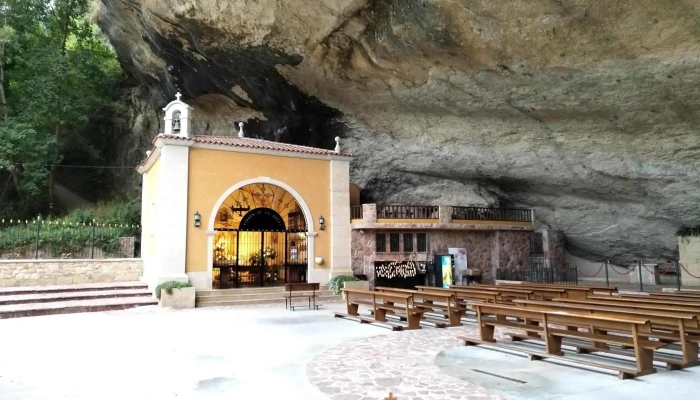 Santuario Virgen De La Cueva -  Santuario - Infiesto