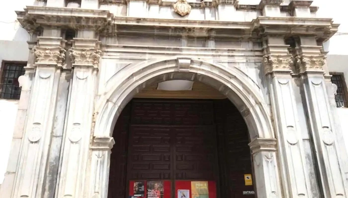 Templo De Ntrasra De La Piedad Iglesia - Baza