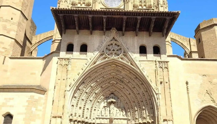 Torre Campanario De La Catedral -  Campanario - Huesca